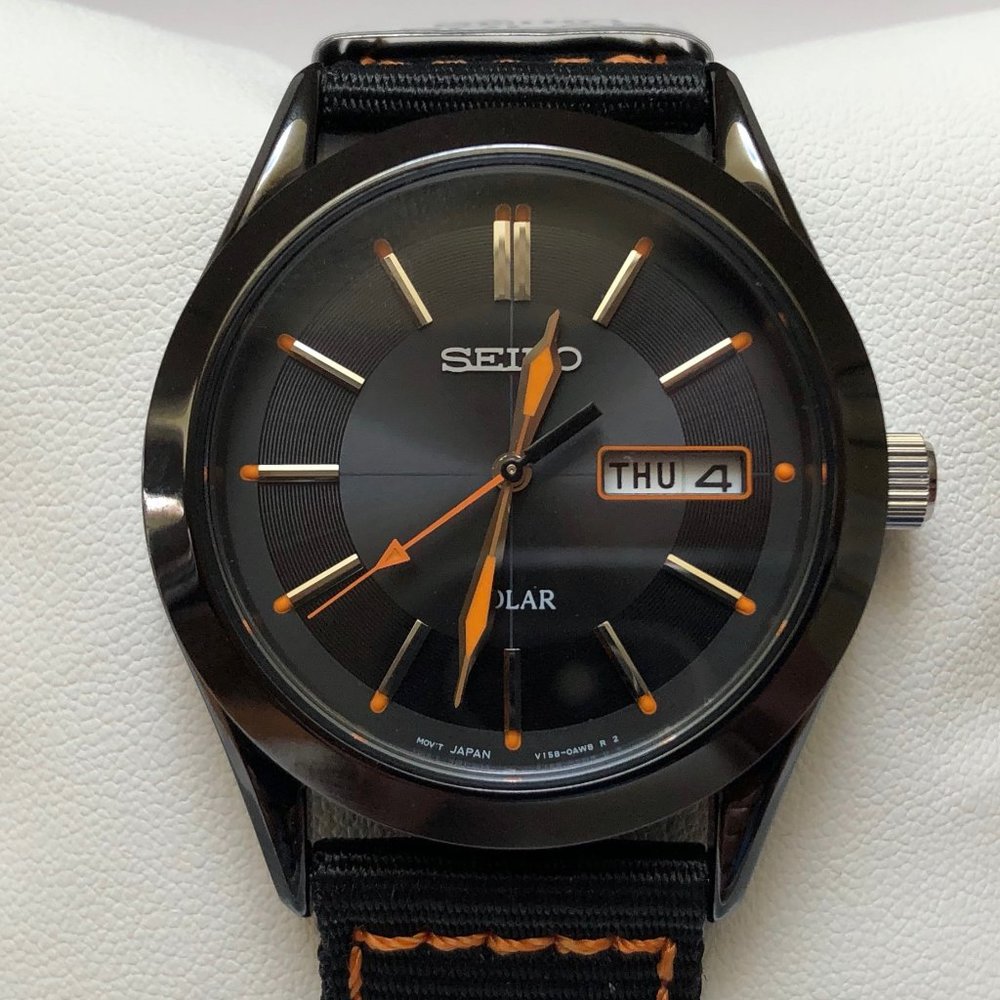 Rare Unworn Seiko Solar Men's Watch with New Movement SNE237